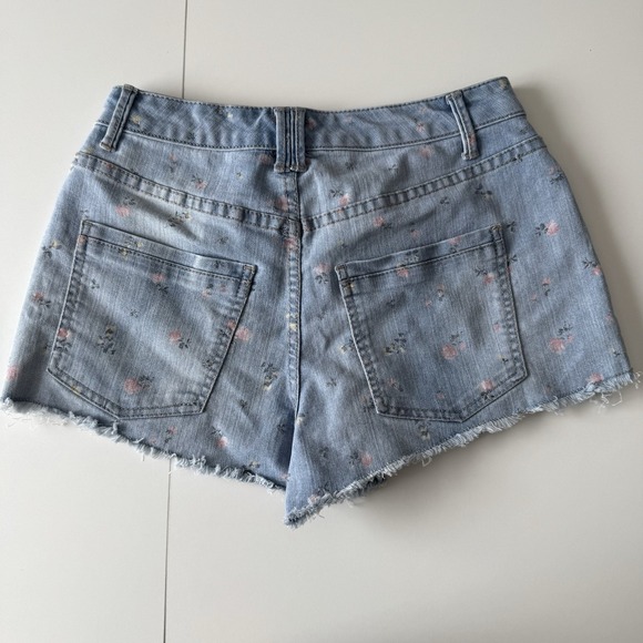 Wild Fable Junior Women's Floral Blue Denim Shorts Size 2 Raw Hem Cut Off - Picture 2 of 4